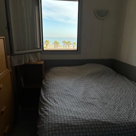 En Roussillon En Bord De アパート カネ