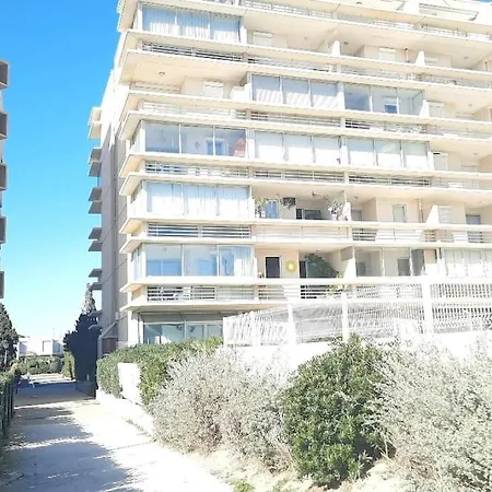 En Roussillon En Bord De Apartment