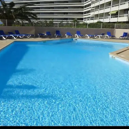 Apartment En Roussillon En Bord De